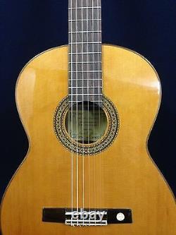 Miguel Almeria 20-CR Solid Cedar Top, Nylon String Classical Guitar+Free Gig Bag