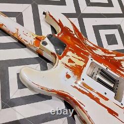 Guitare Électrique Relique, type S unique sur commande. Rouge Transparent avec Relique Blanche