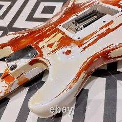 Guitare Électrique Relique, type S unique sur commande. Rouge Transparent avec Relique Blanche