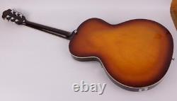 Guitare électrique 6 cordes Sunburst avec touche en palissandre, corps semi-creux et pont fixe.