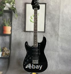 Guitare électrique Custom ST gaucher noir avec micros SSH et livraison gratuite