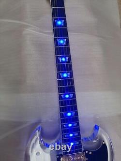 Guitare électrique en forme de corps acrylique avec lumière LED