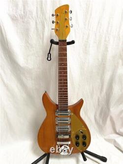 Guitare électrique jaune avec pont R, 3 micros 3H et set de pickguard jaune encastré.