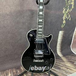 Guitare électrique noire sur mesure avec quincaillerie chromée 6 cordes Prise de vue réelle