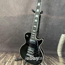 Guitare électrique noire sur mesure avec quincaillerie chromée 6 cordes Prise de vue réelle