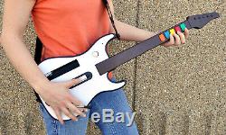 Nouveau Nintendo Wii-u / Wii Rock Band 3 Jeu Vidéo 2 Sans Fil Set Kit Guitares Bundle