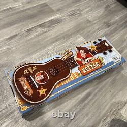 VTG 2010 Toy Story WOODY'S ROUNDUP 20 4 STRING GUITAR COLLECTOR'S EDITION MIB

 <br/>
 	  <br/>

Traduction en français: Édition Collector de la guitare à 4 cordes VTG 2010 Toy Story WOODY'S ROUNDUP 20 MIB